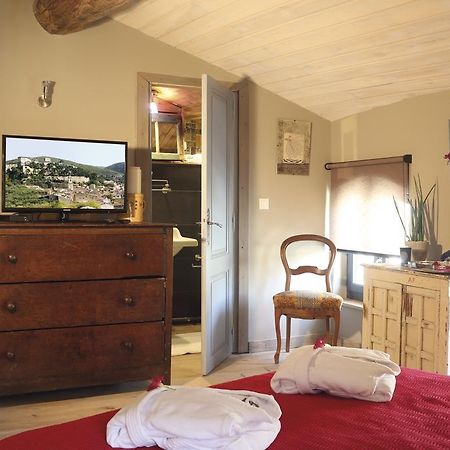 La Casa De Boulbon Bed & Breakfast Oda fotoğraf