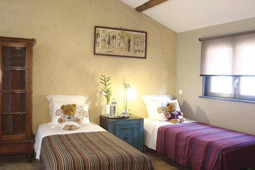 La Casa De Boulbon Bed & Breakfast Oda fotoğraf